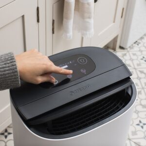 meaco_arete_two_20l_25l_lifestyle_4